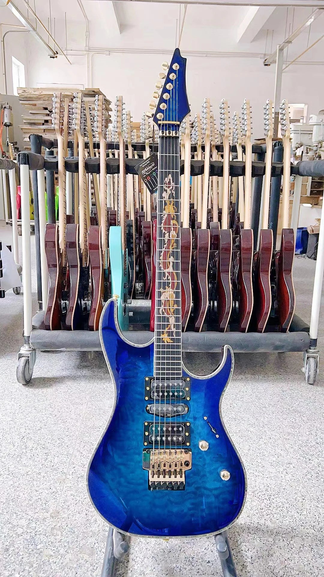 B300 Professional Solid Maple Wood Ebony Fingerboard Double Tremolo Electric Guitar for Rock Performances-6